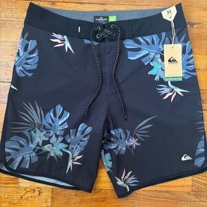 Quiksilver Highlite Scallop 19" Boardshorts NWT
